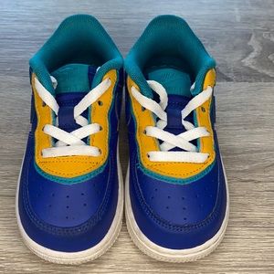 Nikes!!! Summer colors HOT DEAL!